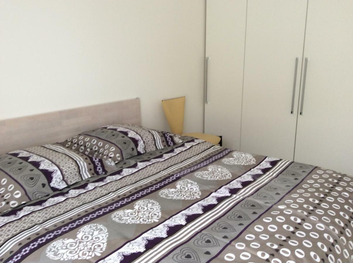 Leman Apartment โทนง-เลส์-แบงส์ ภายนอก รูปภาพ